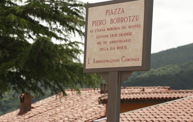 Dopo la scuola anche una piazza intitolata all’eroe Piero Borrotzu