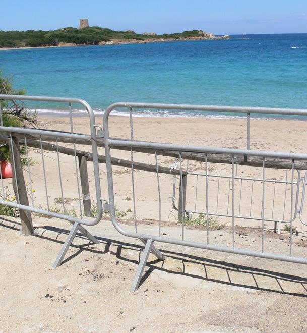 Posti auto disabili senza accesso al mare 