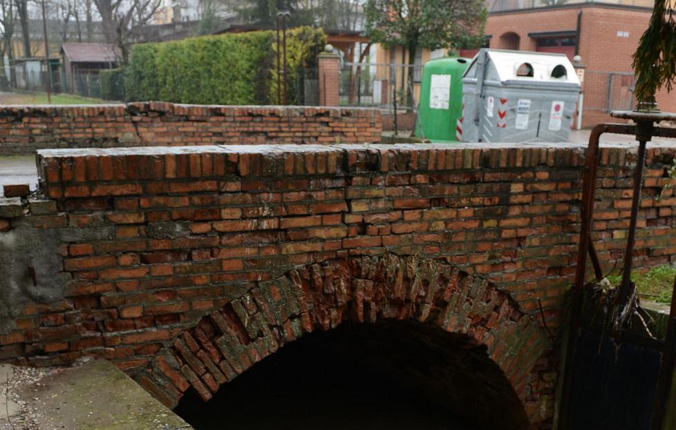 Il ponte di Gorghetto chiuso da mesi: un invito a “Striscia”