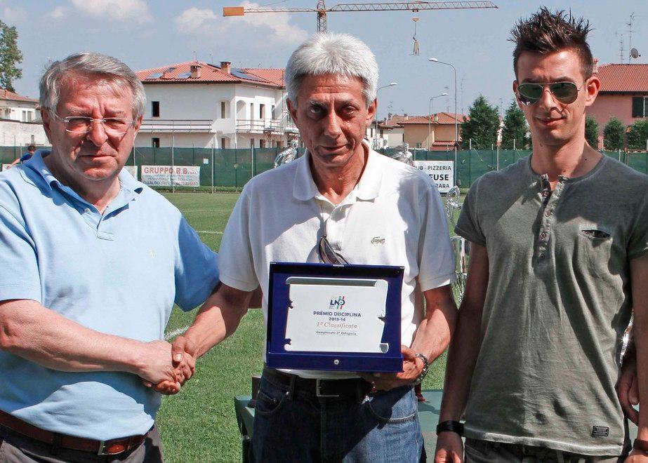 Coppe ai vincitori dei tornei provinciali e ai più disciplinati