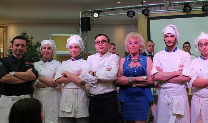 Lo chef Barbieri promuove i finger food del Vergani 