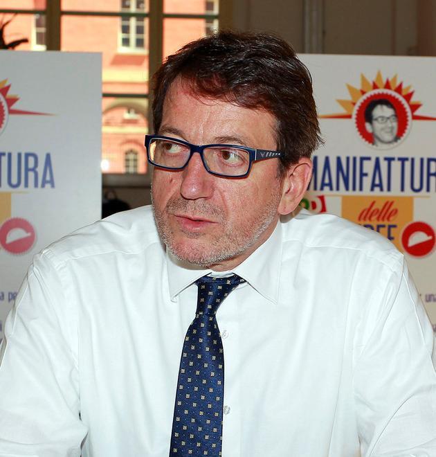 Udc: «Votate Muzzarelli» Pellacani: «Non esiste» 