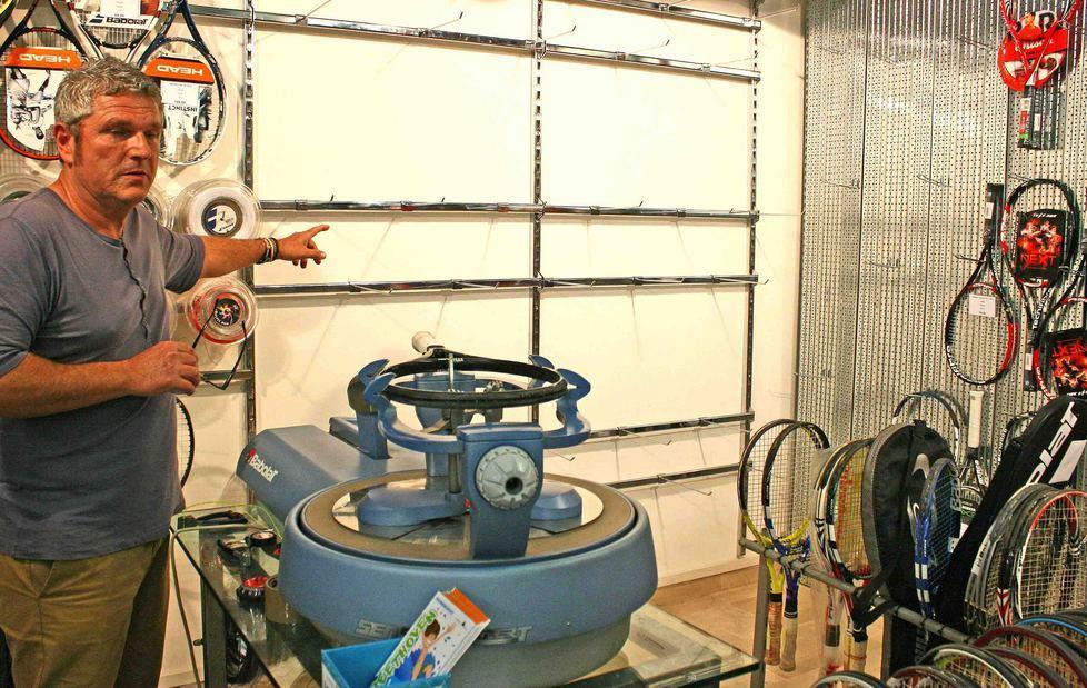 Ladri tennisti: razzia di racchette per 15mila euro 