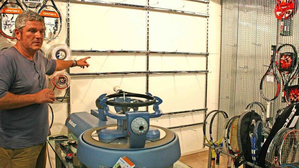 Ladri tennisti: razzia di racchette per 15mila euro