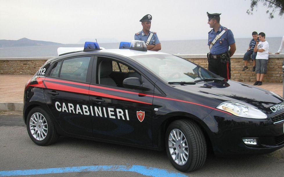 Turista tedesca perde 5.600 euro in un market, la commessa li trova e li restituisce 