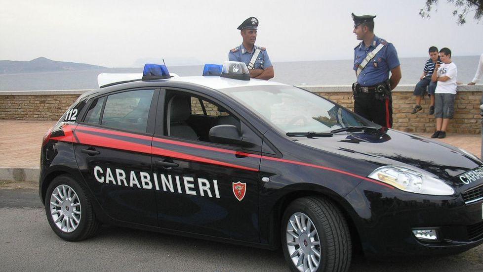 Turista tedesca perde 5.600 euro in un market, la commessa li trova e li restituisce