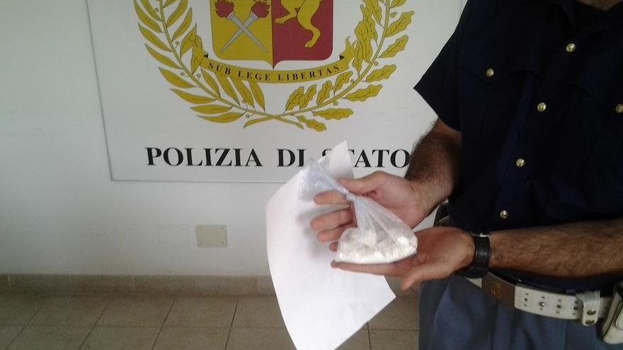 Traffico di droga nel casolare abbandonato, un arresto nella notte