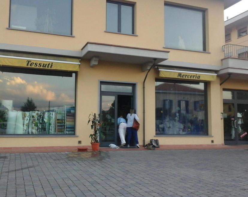 Il commerciante aggredito racconta la paura vissuta
