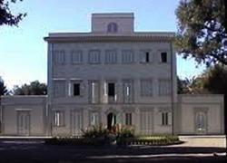 Il trucco per frodare il Fisco «Sfilate in Italia per i clienti russi» 