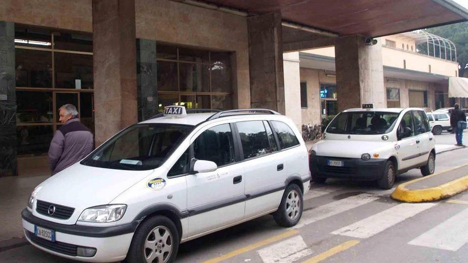 Taxi, anche Torre del Lago avrà una sua postazione fissa d’estate