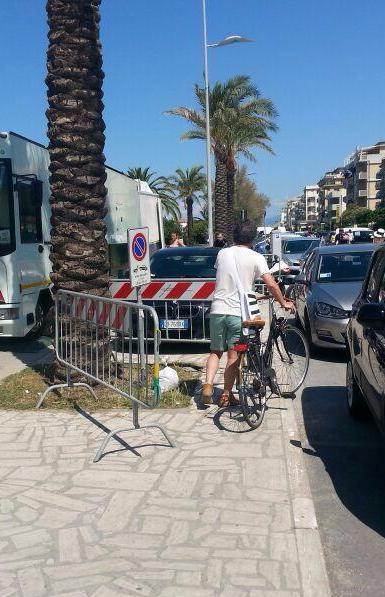 Santini attacca il Comune «Se ne fregano dei turisti»