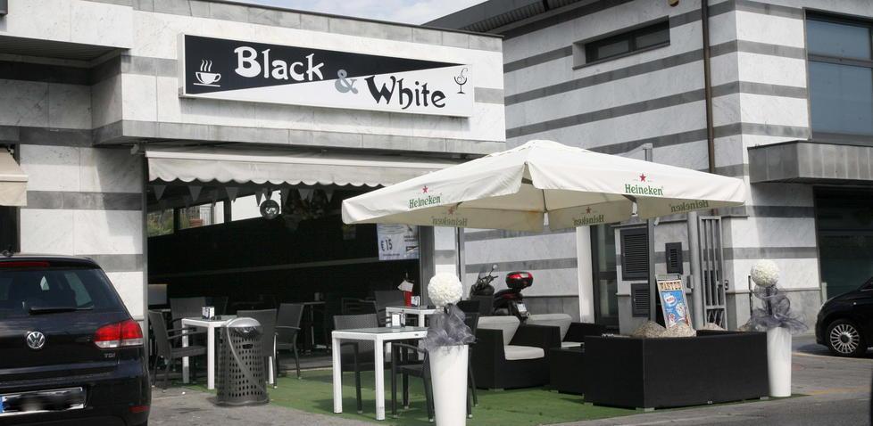 Rumori al Black & White: denunciato il titolare 