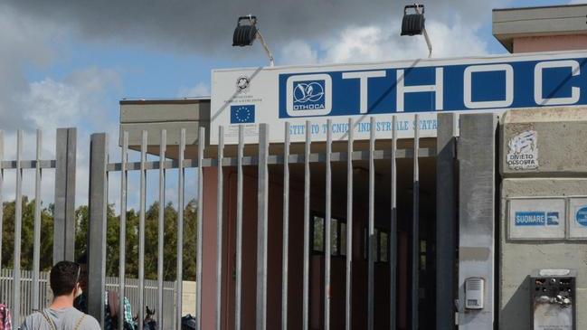 Oristano, l’aggressore resta in cella