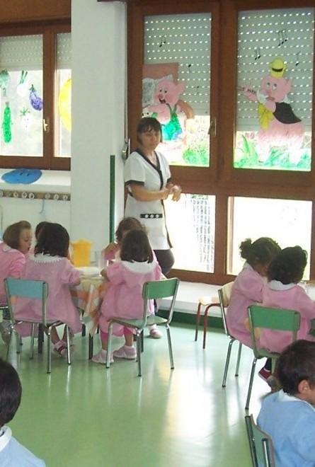 I bimbi degli asili a lezione di alimentazione corretta