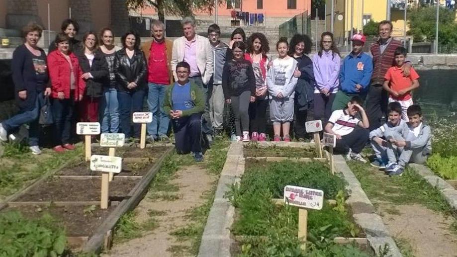 Orto didattico, gli scolari produttori e consumatori