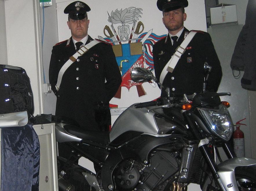 Ritrova i pezzi della sua moto su Internet 