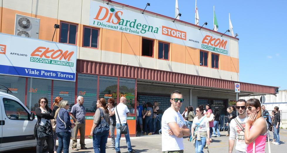 Vanno al lavoro ma l’azienda è chiusa: in 177 rischiano il posto 