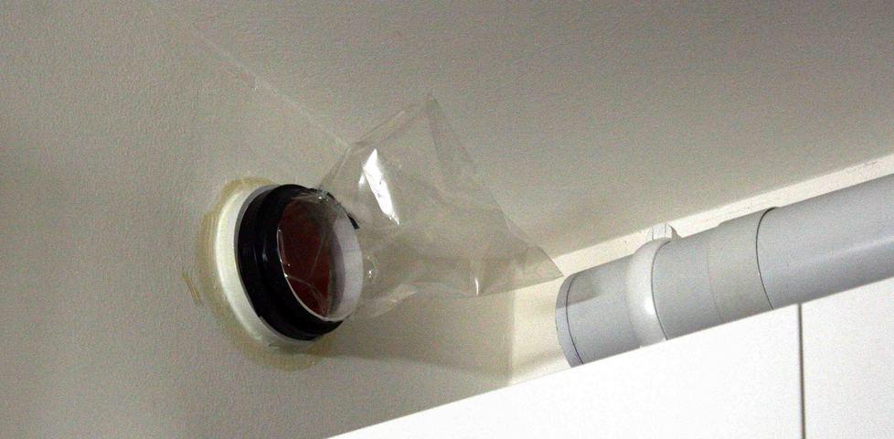 «Odori sospetti in condominio» 