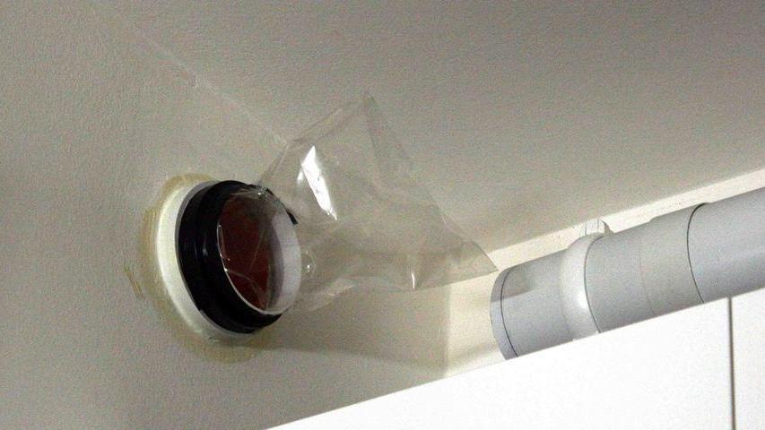 «Odori sospetti in condominio»