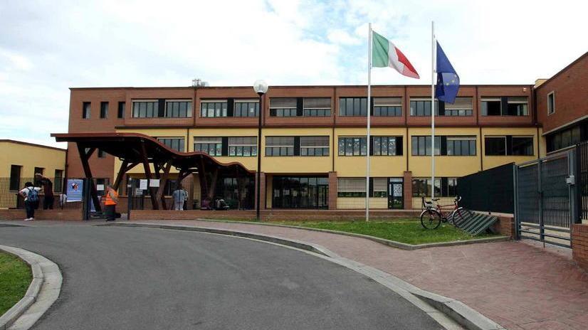 Via l’amianto dal tetto della palestra di Montelupo