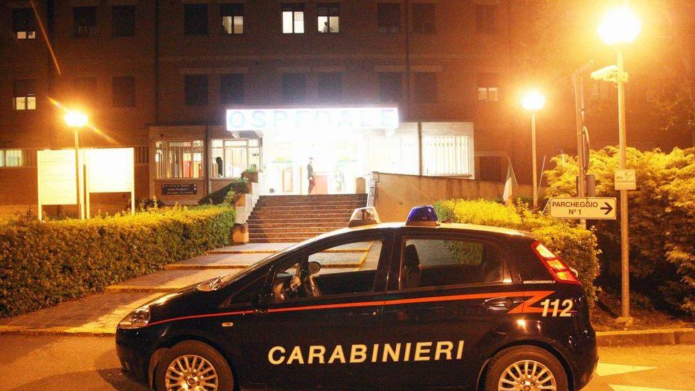 Usano un’auto come “ariete” e svaligiano un bar