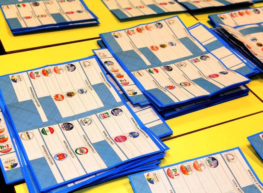 Caso brogli, la Digos oggi sequestra le schede 