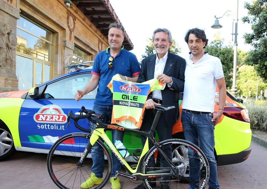 Al sindaco di Montecatini una bici firmata Cipollini