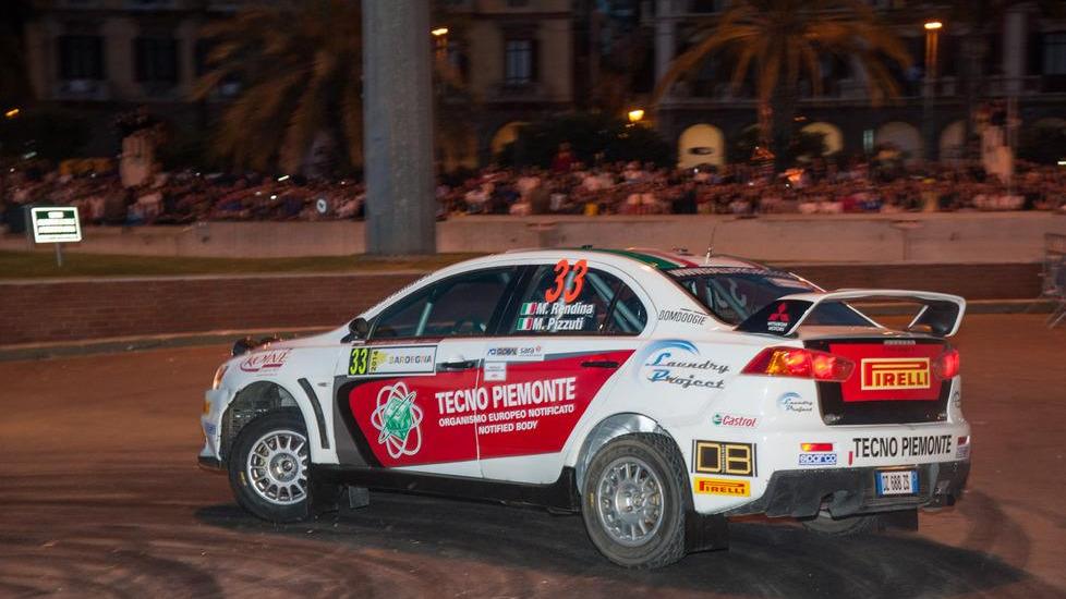 Cagliari in festa per il rally mondiale: 10mila al via nel circuito del porto