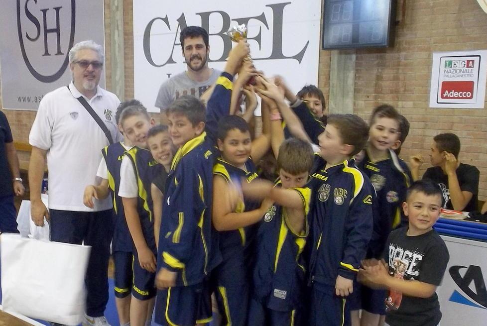 I giovani regalano gioie in casa Abc 