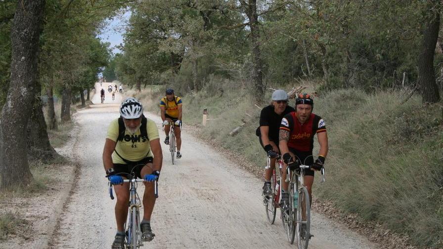 Strade bianche, è scontro «Il no è un atto d’imperio»