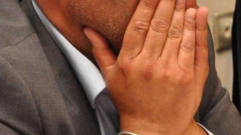Il chiaro e lo scuro al duello vestiti in grigio