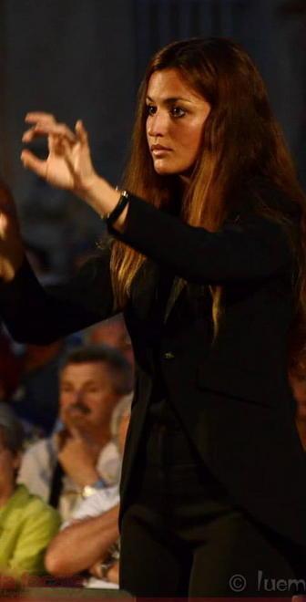 Beatrice Venezi acclamata con la Filarmonica Campana
