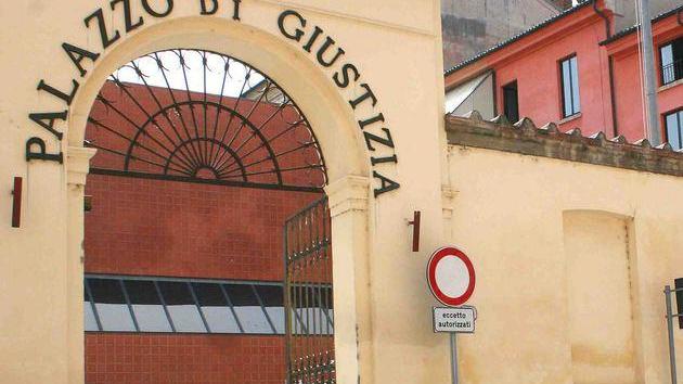 Molestie sul bimbo, condannato il prete