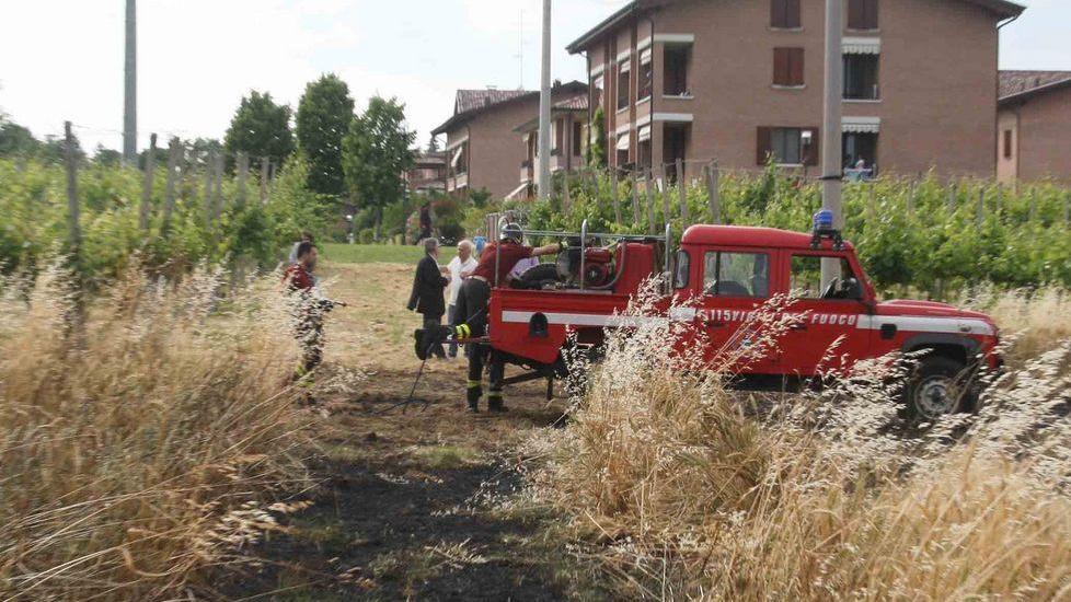 Fiamme in un campo di grano