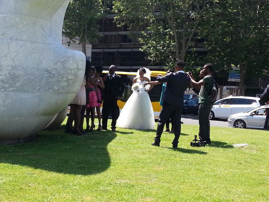 Prato, se gli sposi sono l’attrazione degli automobilisti 