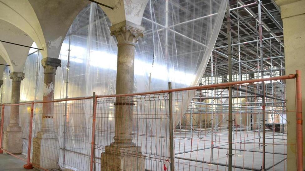 Mercato del Carmine, via alla bonifica del tetto
