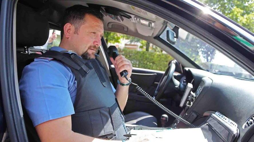 Trovato con 30 chili di hashish nell’auto, arrestato un operaio 26enne