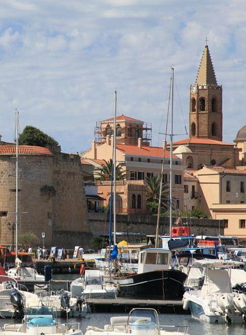 Ballottaggio ad Alghero, tra Bruno e Salaris la sfida è su turismo e lavoro 