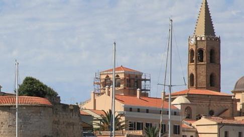 Ballottaggio ad Alghero, tra Bruno e Salaris la sfida è su turismo e lavoro 