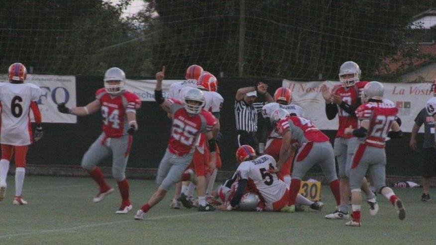 Red Jackets a rullo sul Cuneo (68-7)