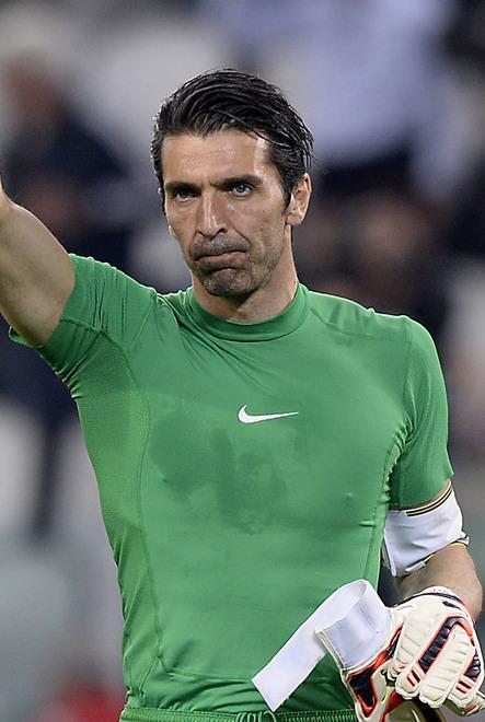 Delegazione azzurra a Perugia da Buffon per l’iscrizione alla C1 