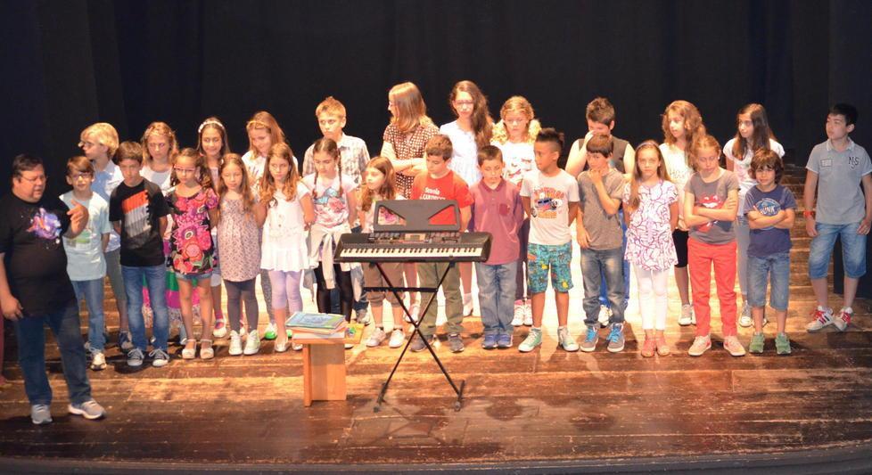 Che bravi i cantanti della QUARTA B CARDUCCI e IL MAESTRO RICCI