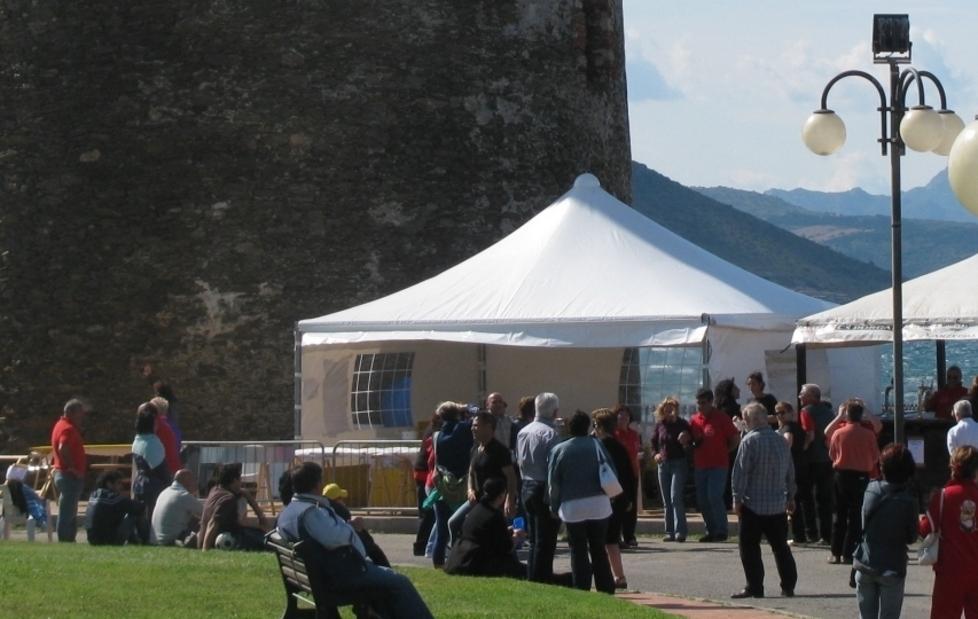 Santa Lucia dà inizio all’estate con l’evento “Sapori di mare”