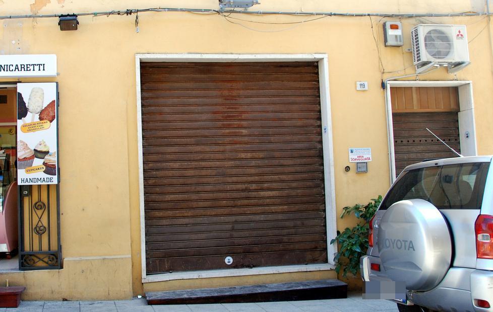 Cede il soffitto della gioielleria 