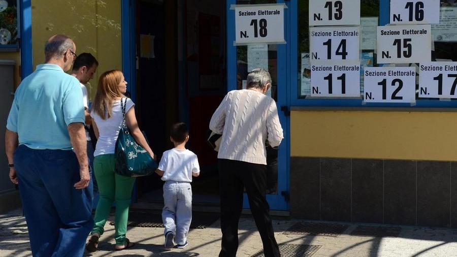 Vecchie volpi contro la Rete: i due staff