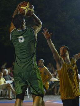 Benedetto XIV, brindisi all’oratorio 