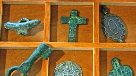 «Atto di violenza al patrimonio»