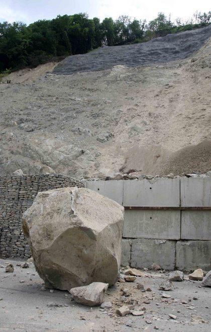 Tempi lunghi per riaprire la strada 