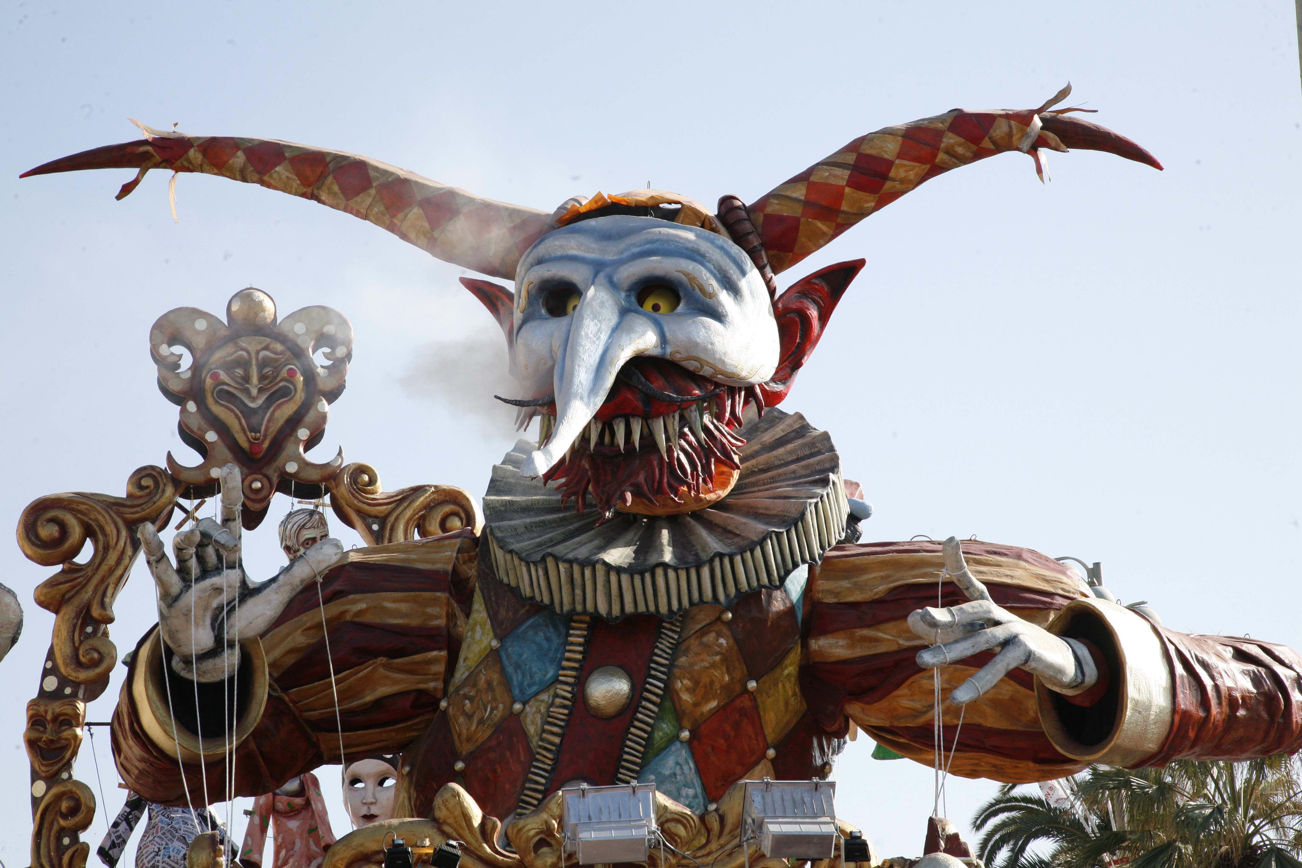 Carnevale, il sindaco Betti: “Non ci sono i soldi per saldare i carristi” 