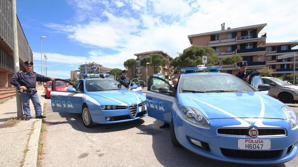 Si barrica in casa e minaccia di uccidersi: preso